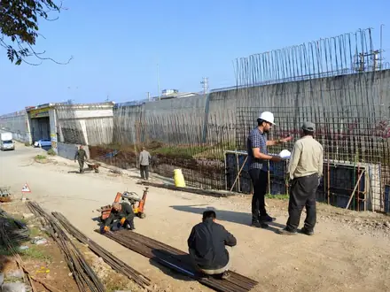 Technical inspection of the wall and pier reinforcement before the pour